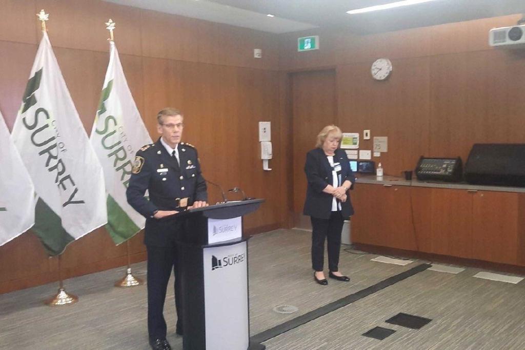 Surrey mayor hammered over Lipinski firing court petition