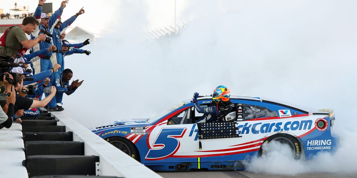 Kyle Larson Breaks 51-Race Winless Streak in Chaotic NASCAR Chase Race