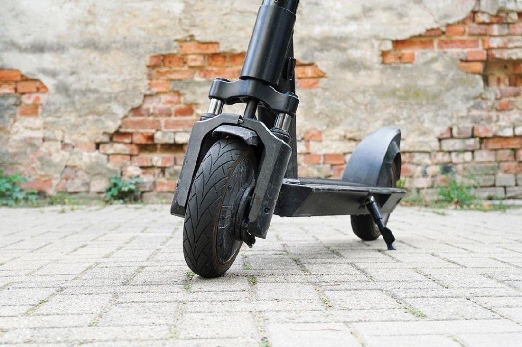Surrey councillor wants E-scooters regulated province-wide