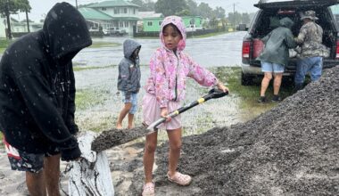 Hurricane Nolo expected to bring heavy rain as it skirts Hawaii’s Big Island