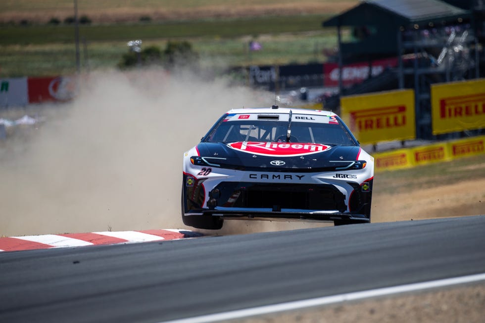 AUTO: JUN 27 NASCAR Cup Series Toyota/Save Mart 350