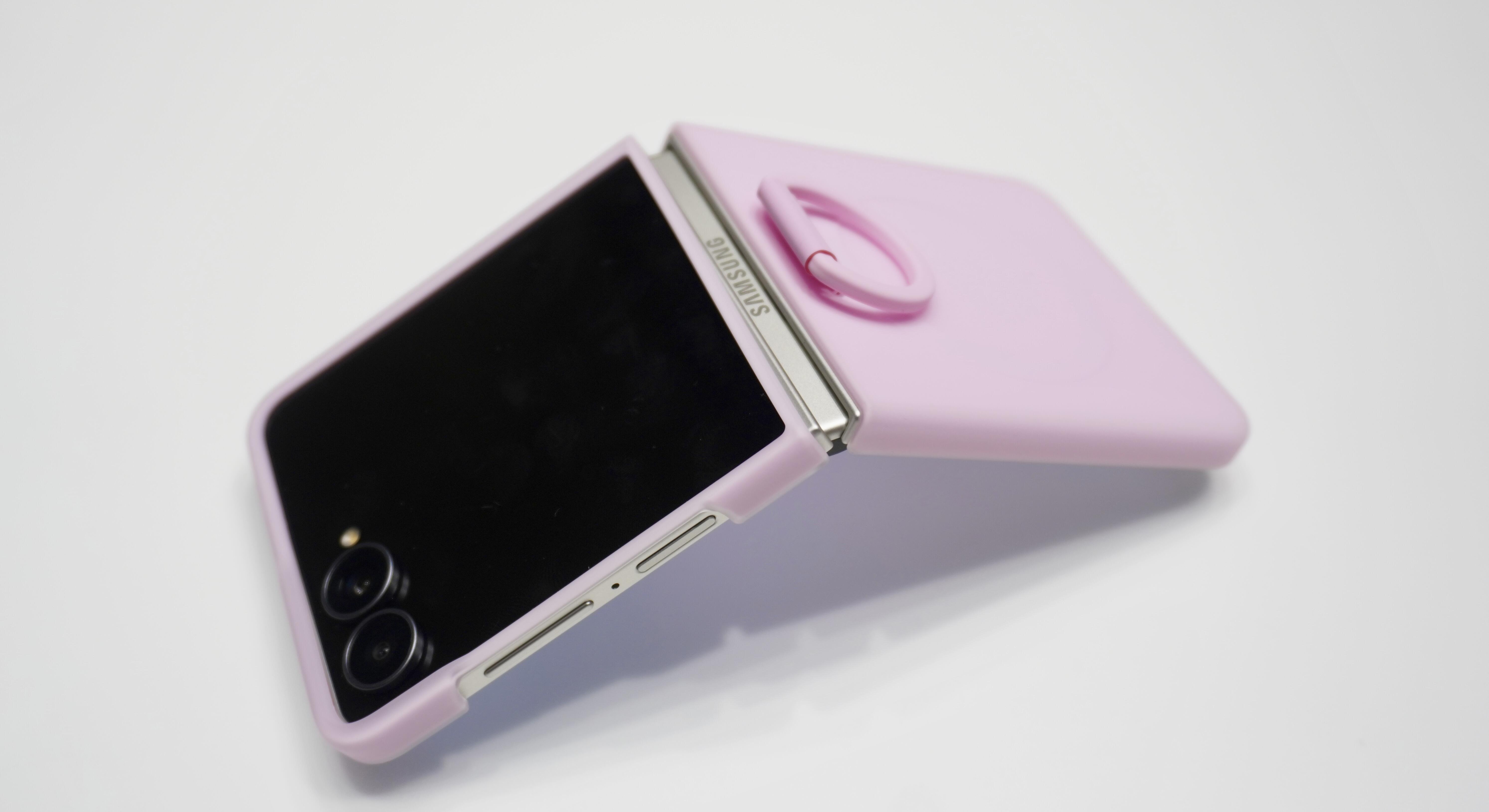 7. Samsung Galaxy Z Flip 8 Silicone Case