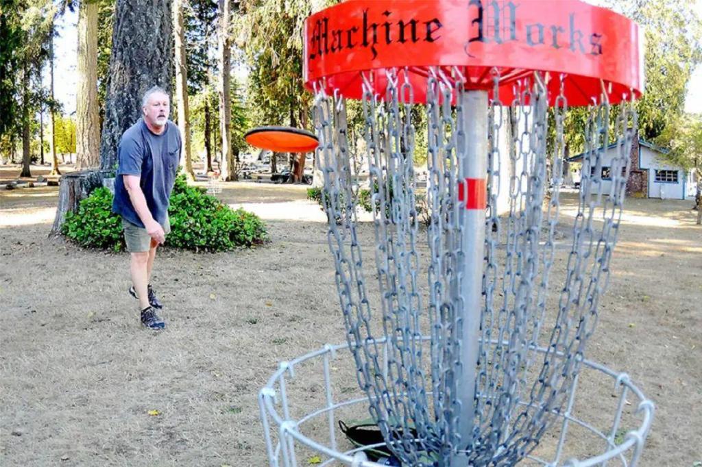 Castlegar area disc golf course project inches forward