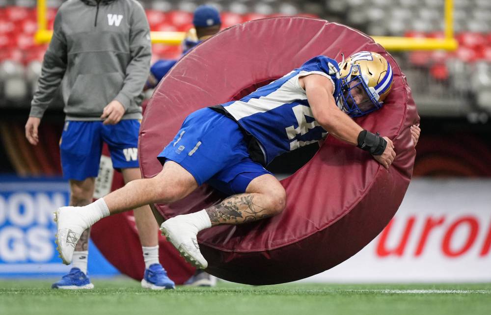 Darryl Dyck / THE CANADIAN PRESS FILES
Winnipeg Blue Bombers linebacker Tanner Cadwallader is the ‘hardest worker in the building’, punter Jamieson Sheahan said.