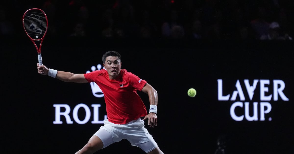 Alcaraz wins doubles match with Mensik to give Team Europe 3-1 lead after opening day of Laver Cup
