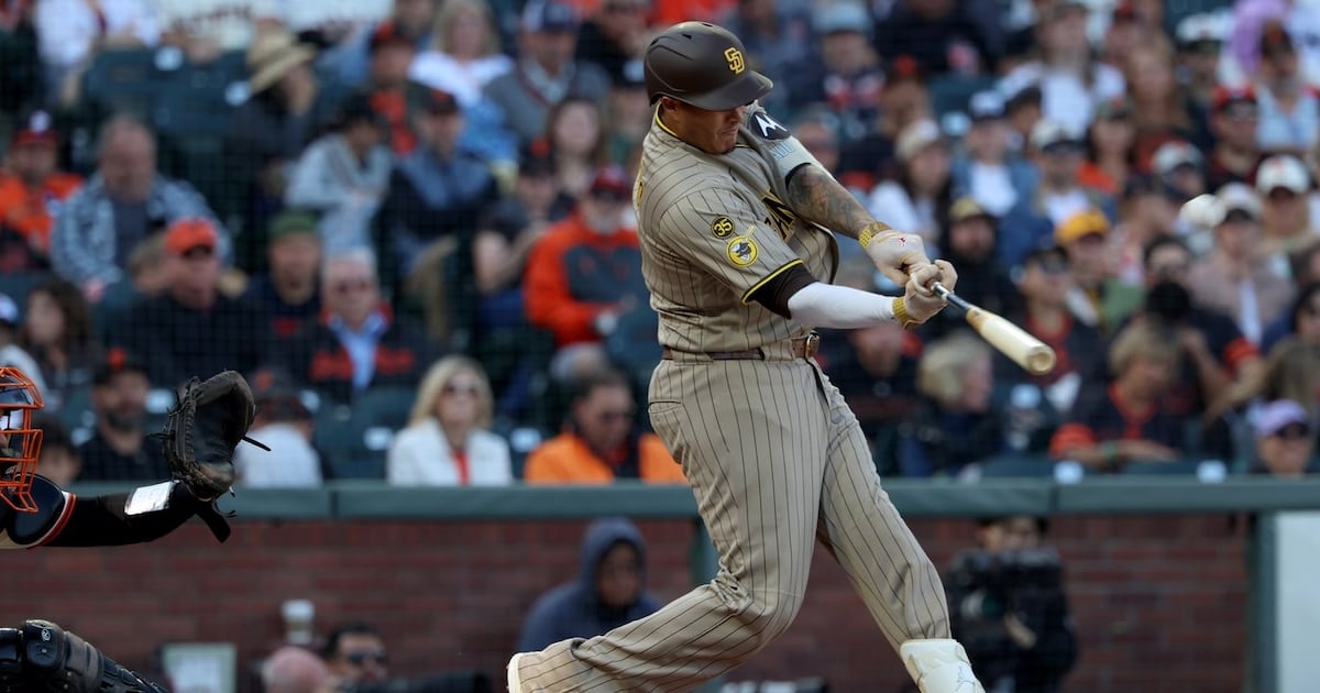 Manny Machado homers as San Diego Padres beat San Francisco Giants for 7th straight victory