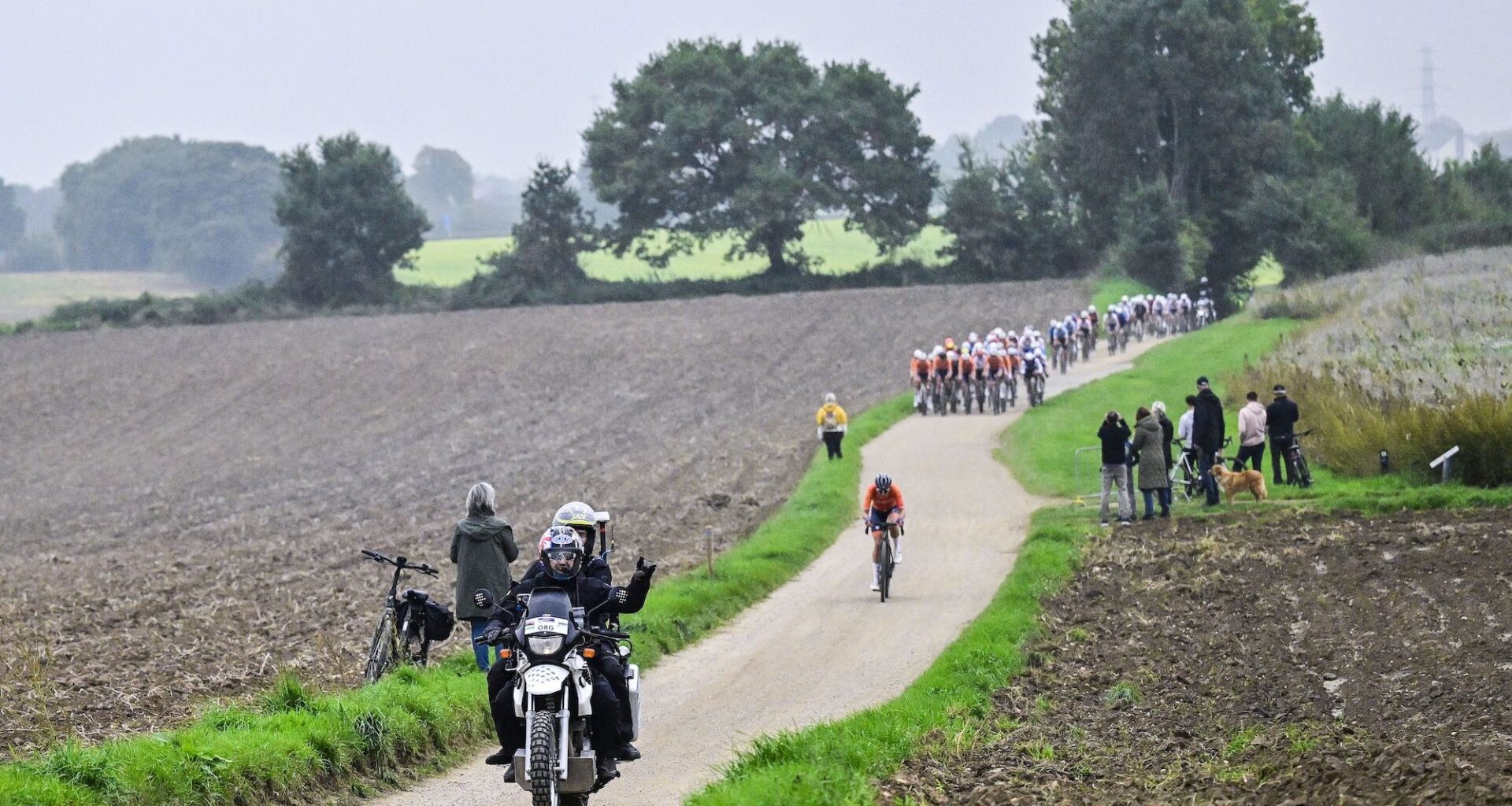 UCI Gravel World Series: Romy Kasper and Andreas Stokbro Nielsen sweep up at first edition of The Wolf