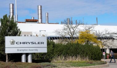 Unifor threatens to suspend talks with Stellantis unless Ottawa blocks sale of Brampton plant