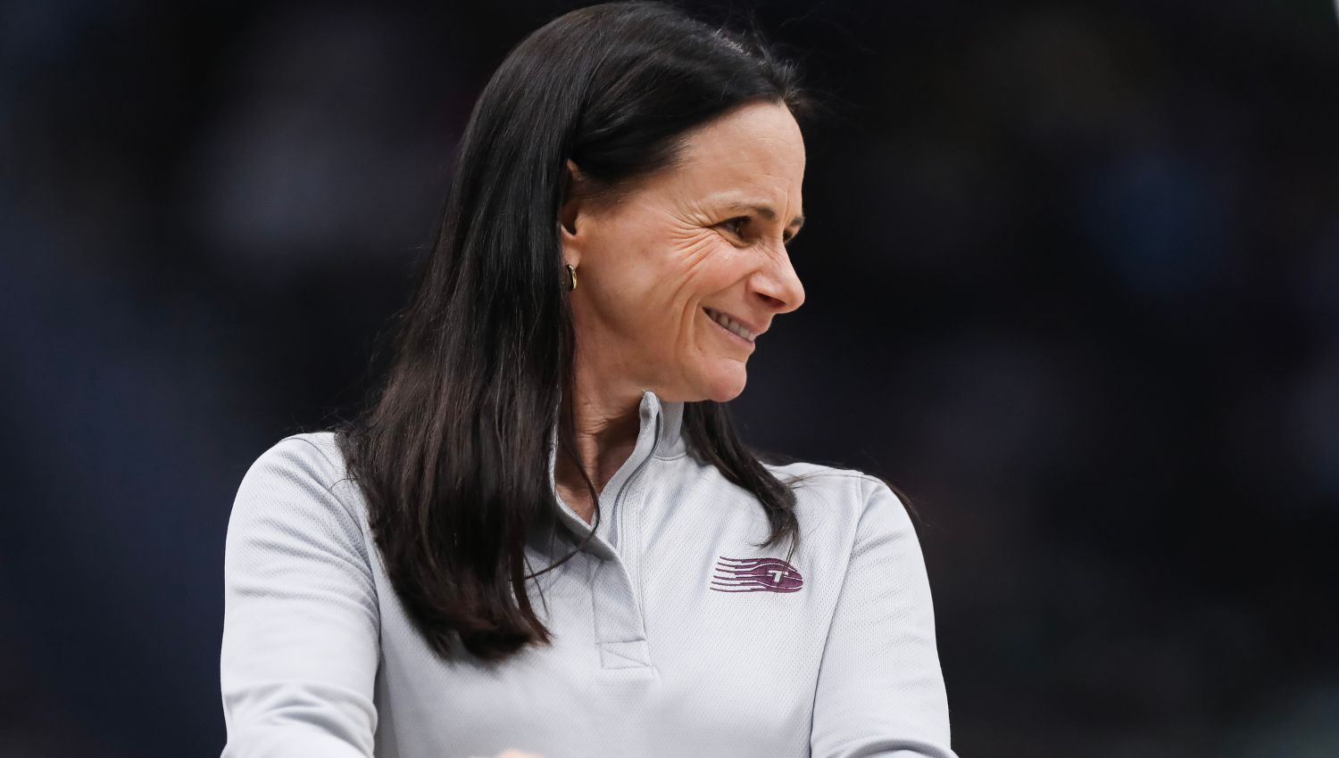 Penny & Sandy: Why WNBA legend is in 'awe' of Opals icon