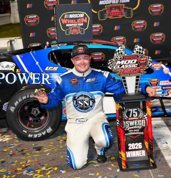 Emerling dominates ‘Steel Palace’ at Oswego with NASCAR Modified Tour – Short Track Scene