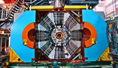 Missing decay at BESIII points to long-sought glueball – Physics World