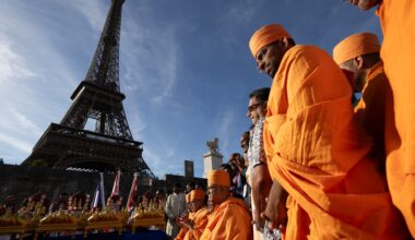 Eiffel Tower reopens after protest over removing women staff | Gender Equity News