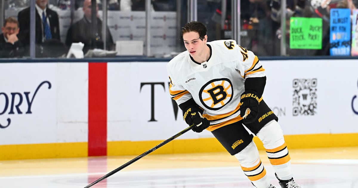 Ice Chips: James Hagens, 19, cracks Boston Bruins roster
