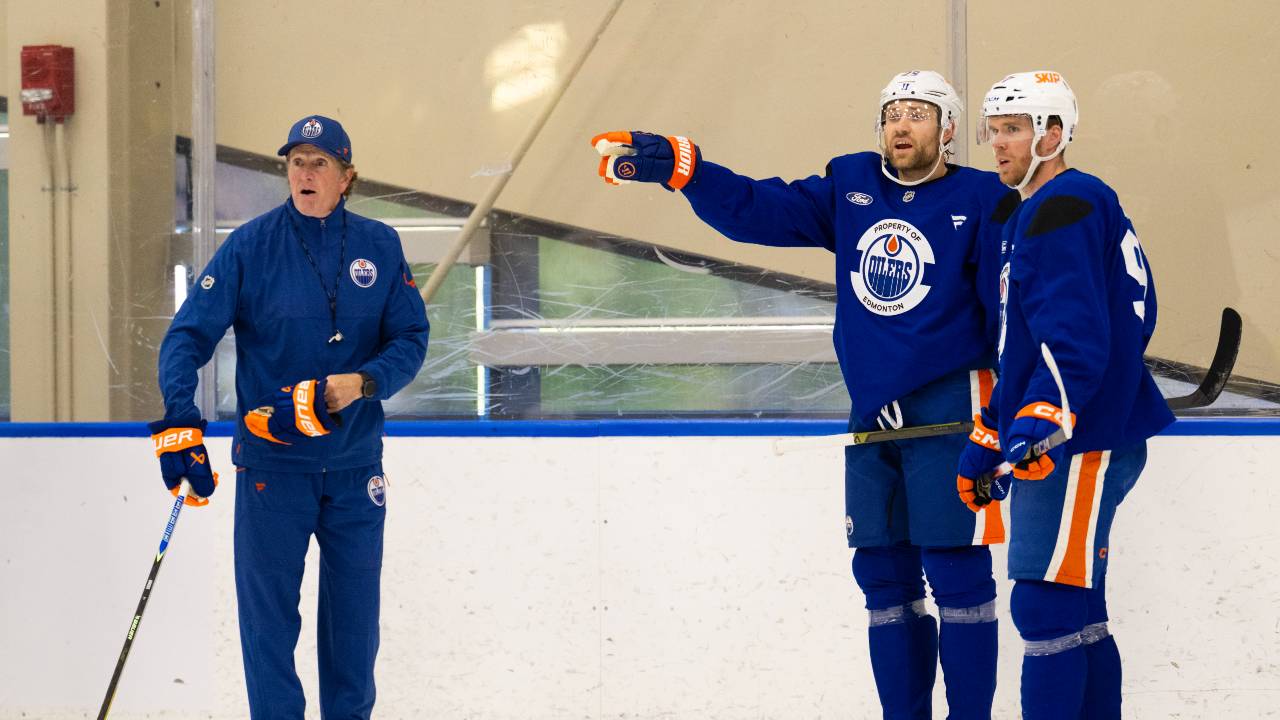 'I don't have a clue': Babcock latest to experiment with Oilers' top-line shuffle