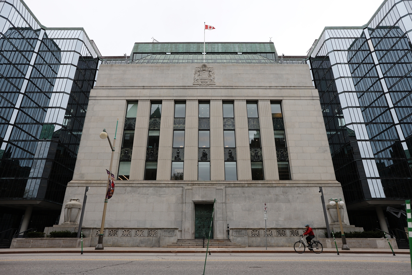Manulife sees Bank of Canada rate hike next month as inflation pressures build