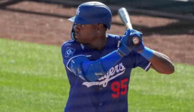 Report: Dodgers calling up top prospect Josue De Paula