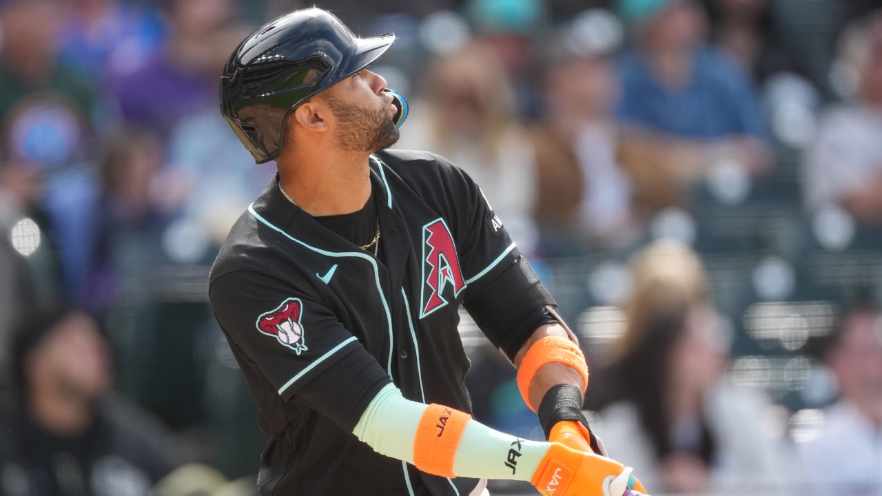 Diamondbacks release OF Lourdes Gurriel Jr.