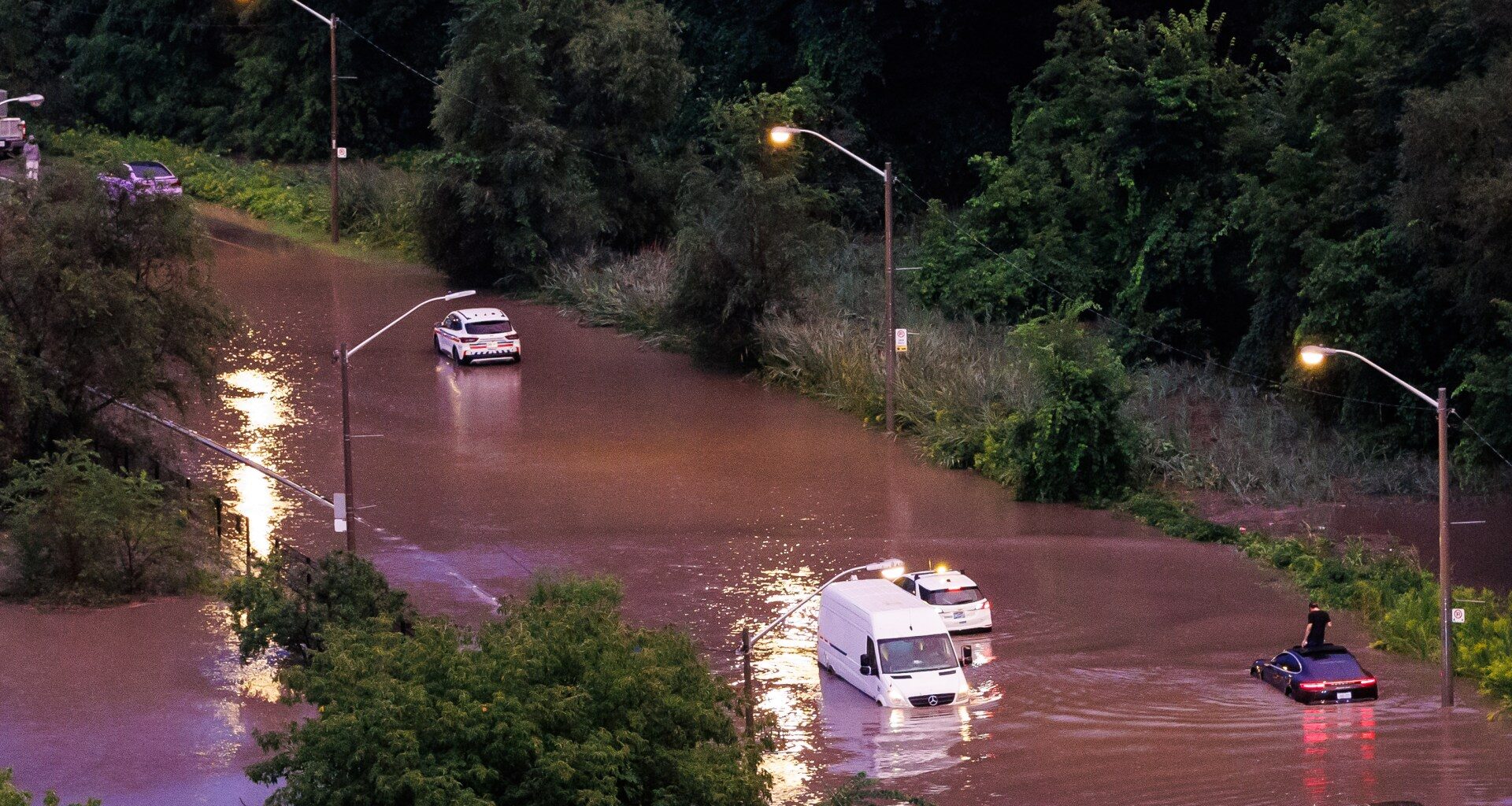 Powerful storm hits Canada’s Toronto, cutting power to tens of thousands | Climate Crisis News
