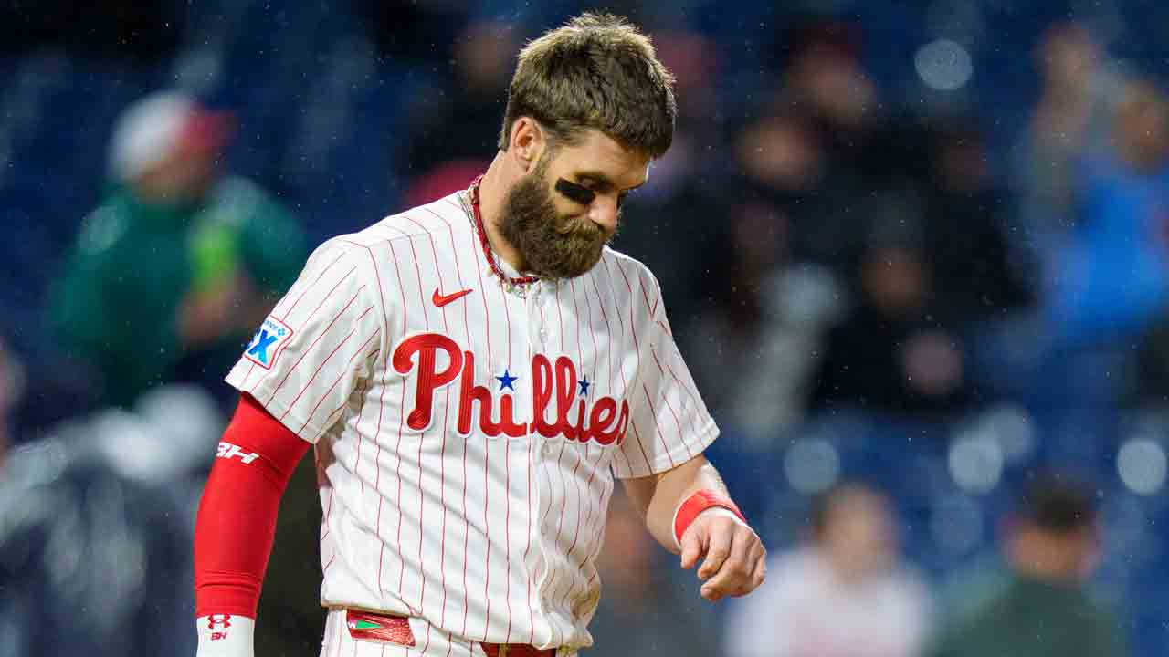 MLB Playoff Roundup: What's at stake on final day