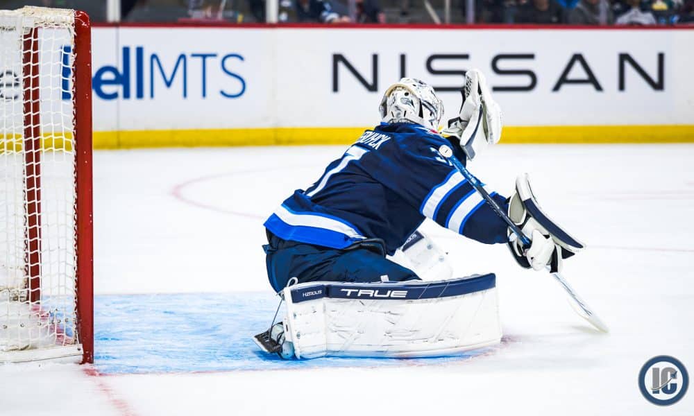 What offer would make the Winnipeg Jets say ‘yes’ to Hellebuyck trade? – Illegal Curve Hockey