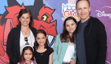 Chad Lowe (R), Kim Painter, Nixie Lowe, Fiona Lowe and Mabel Lowe in 2023.
