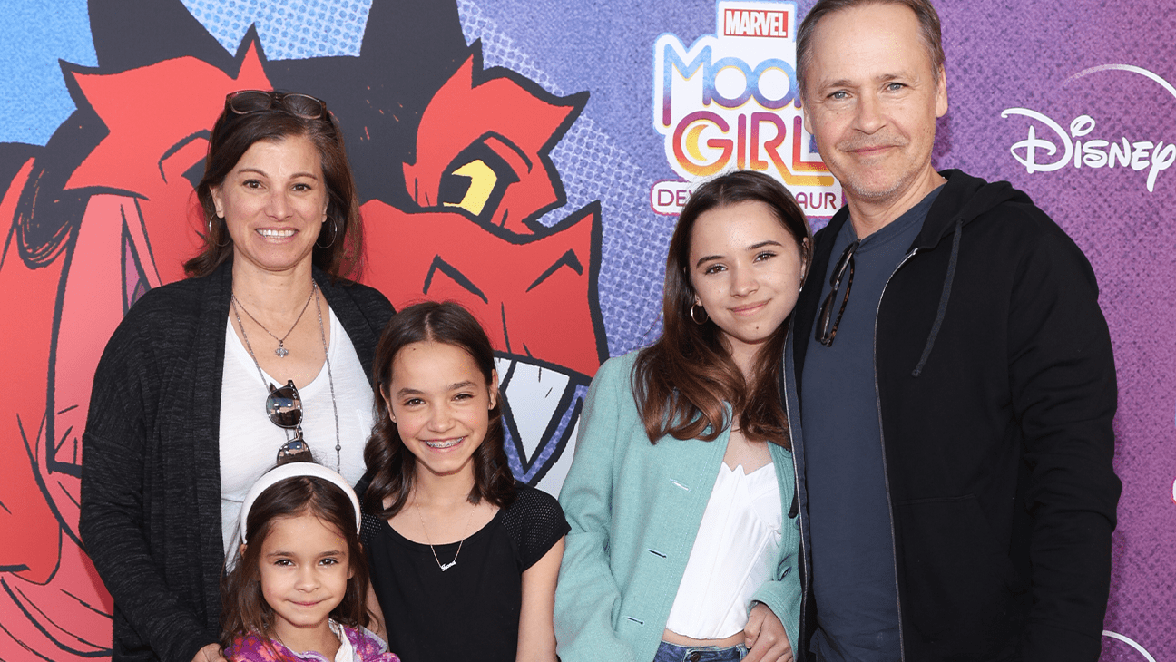 Chad Lowe (R), Kim Painter, Nixie Lowe, Fiona Lowe and Mabel Lowe in 2023.