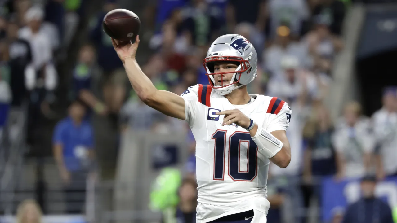Patriots quietly make NFL history in blowout win over Steelers image