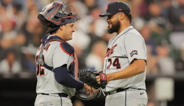 Chicago White Sox blow six-run lead and fall out of first place in AL Central with loss to Detroit Tigers