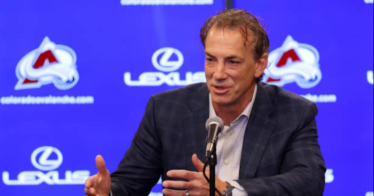 Report: Joe Sakic to remain as Colorado Avalanche's GM on full-time basis