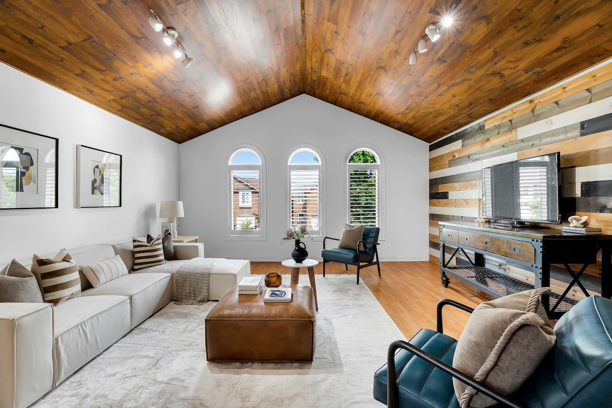 Mississauga home seller waits patiently for acceptable offer
