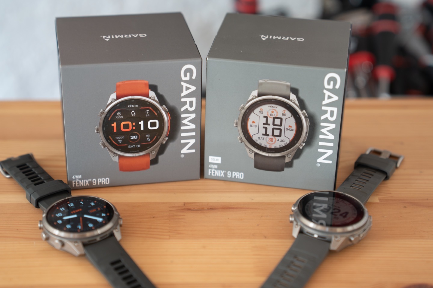 Garmin Fenix9AMOLED vs Solar.