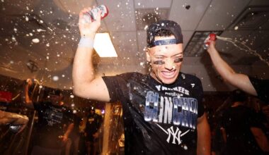 MLB postseason watch: NL wild-card race tightens; Yankees, Dodgers clinch berths