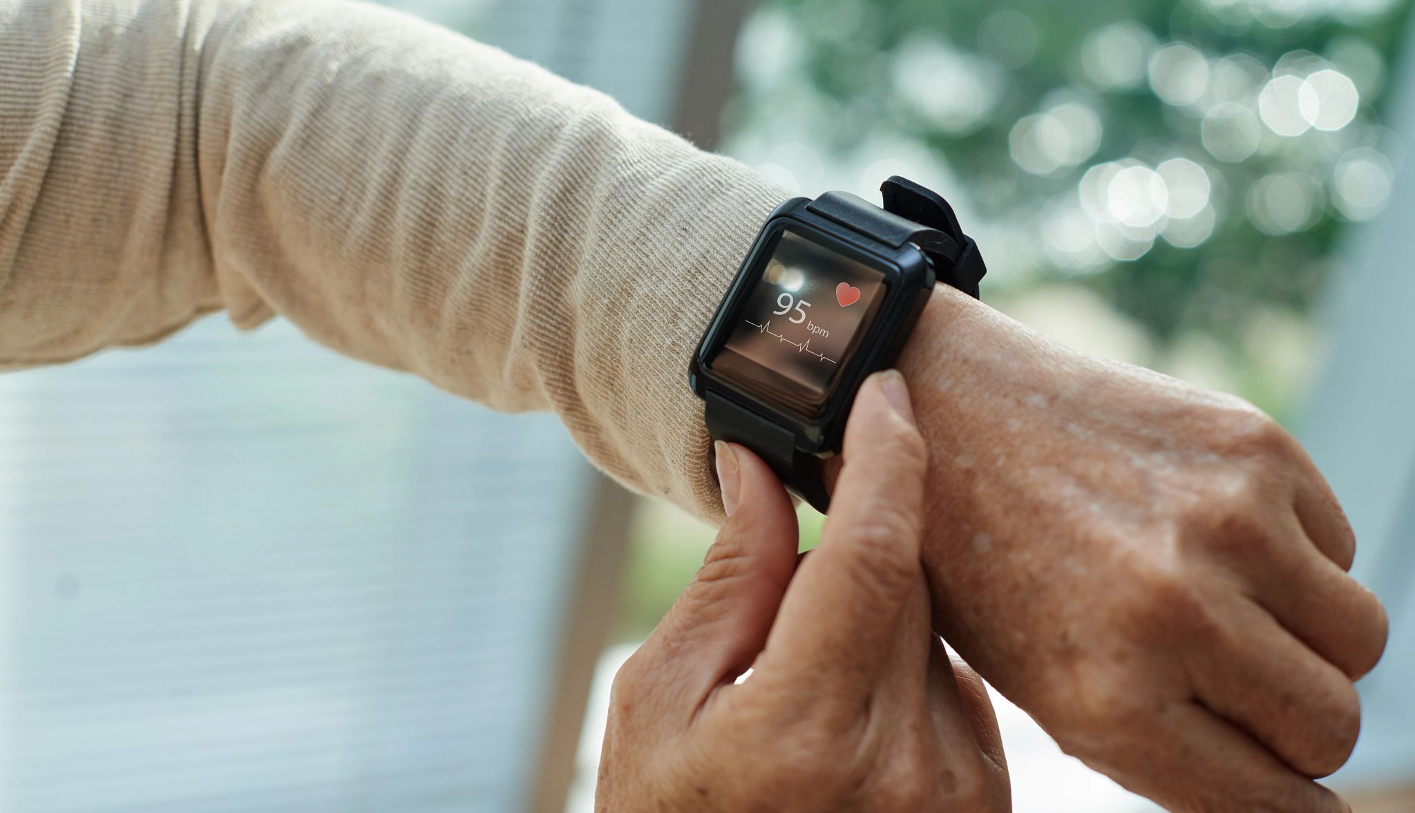 heart beats per minute shown on a smart watch