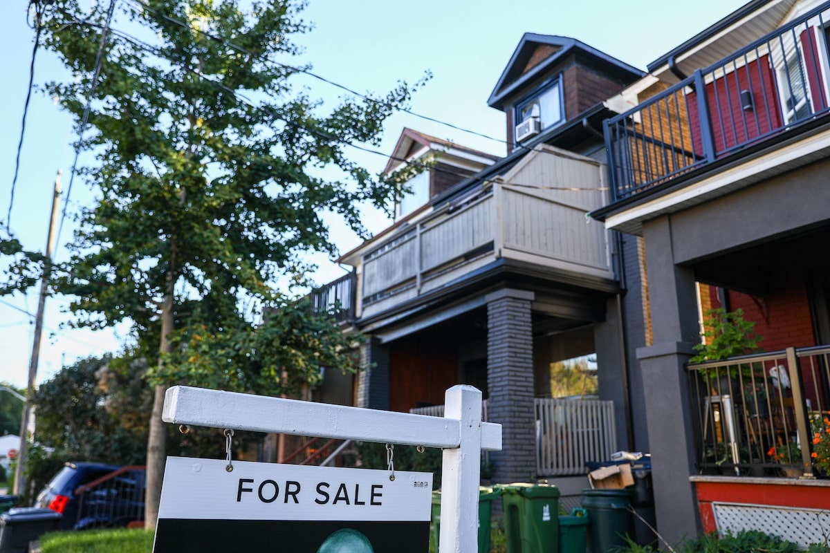 Some home sellers recoil from a lethargic market as Canada-U.S. trade war adds uncertainty