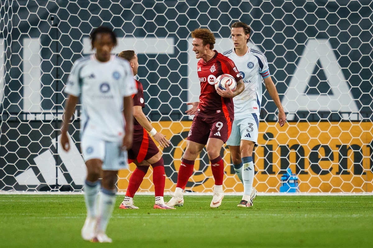 Sargent scores three times as Toronto FC ties Philadelphia Union 4-4
