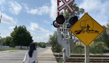 Train tracks aren’t shortcuts: cross safely – City of Mississauga