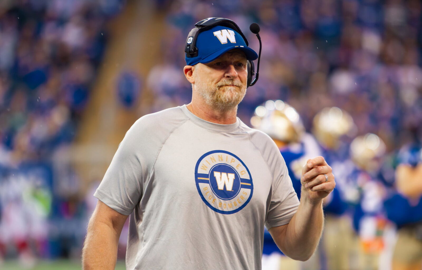 Bombers coach Mike O'Shea 'will continue to think about' convert decision in Labour Day Classic