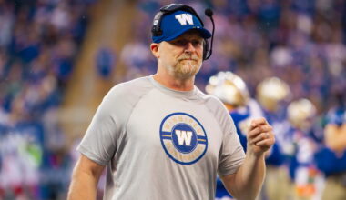 Bombers coach Mike O'Shea 'will continue to think about' convert decision in Labour Day Classic