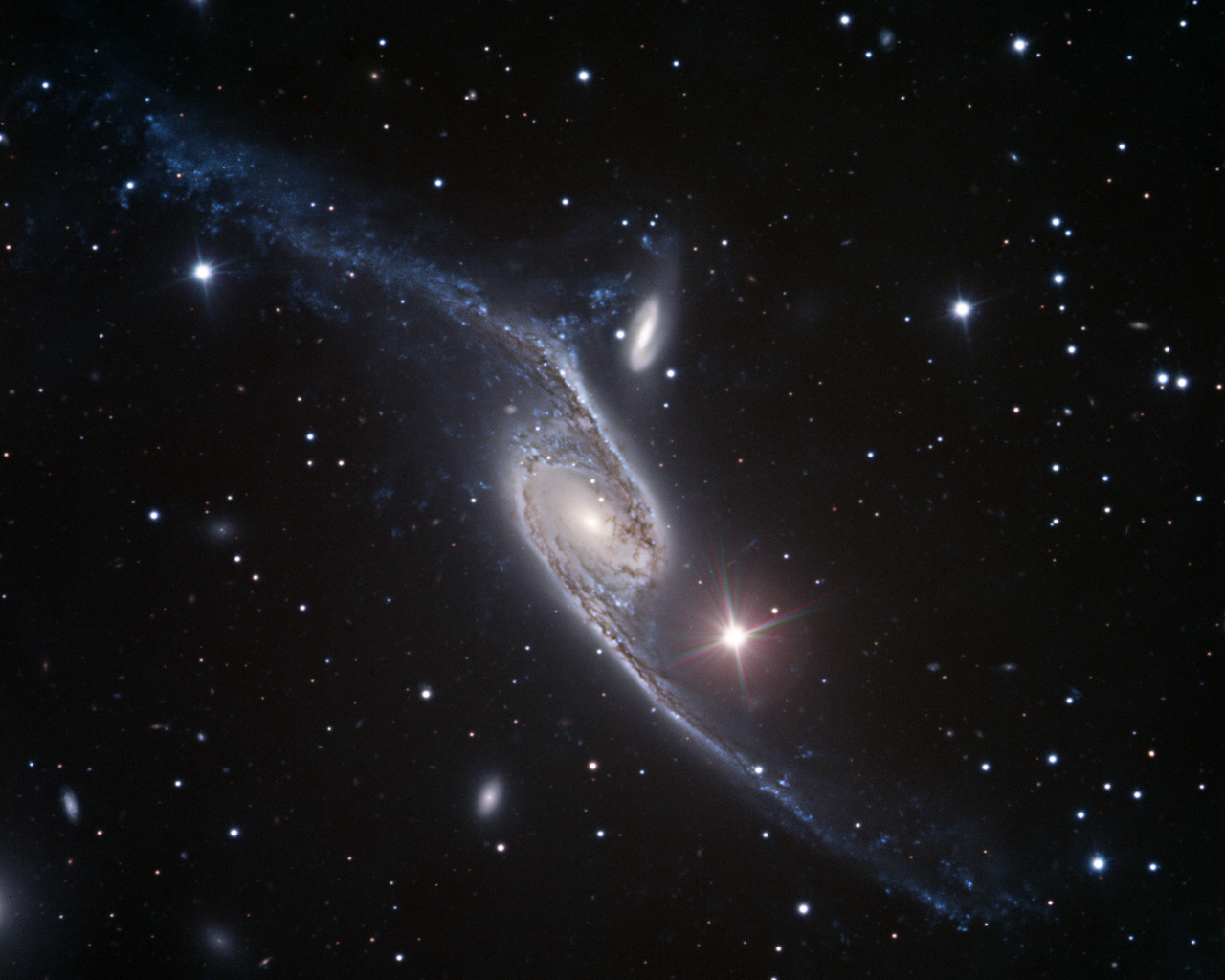 NGC6782 is one of the largest galaxies in the universe. A new study has explored star formation and the evolution of some of the most massive galaxies across the cosmos (Credit : ESO/VLT)