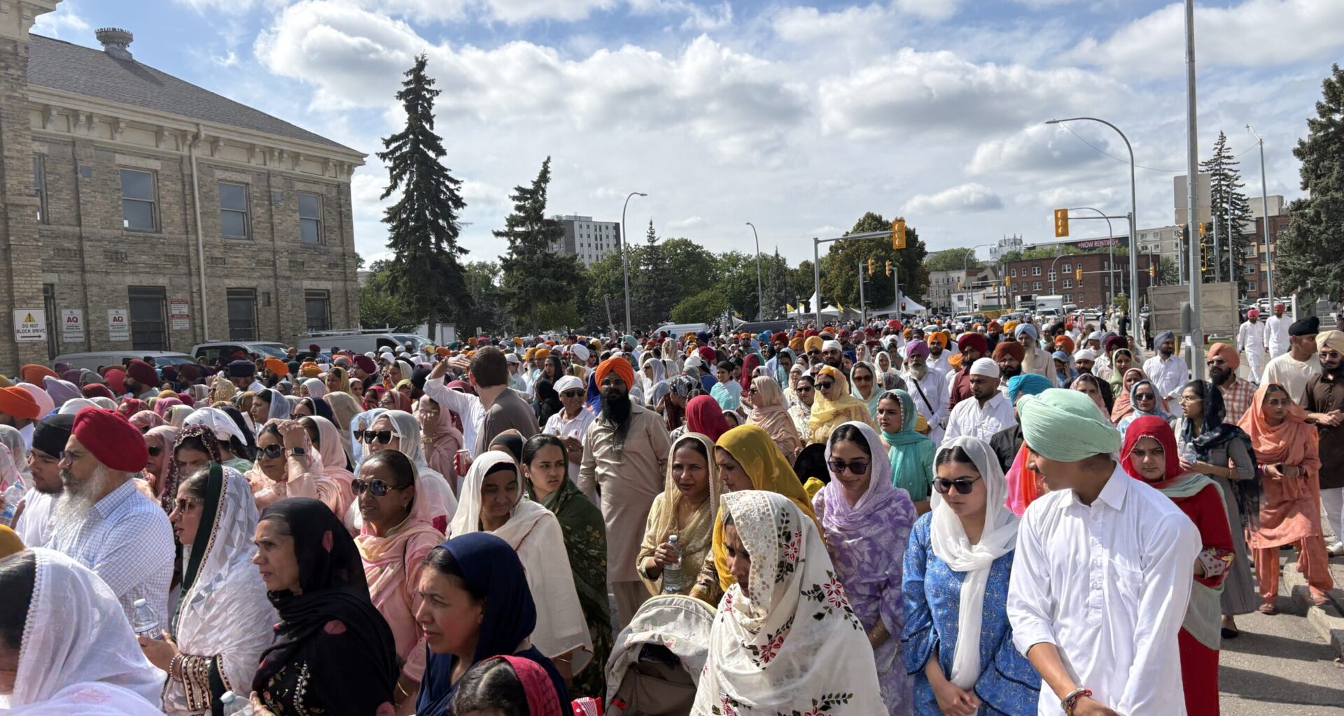 Thousands of Manitobans gather for Nagar Kirtan Sikh procession