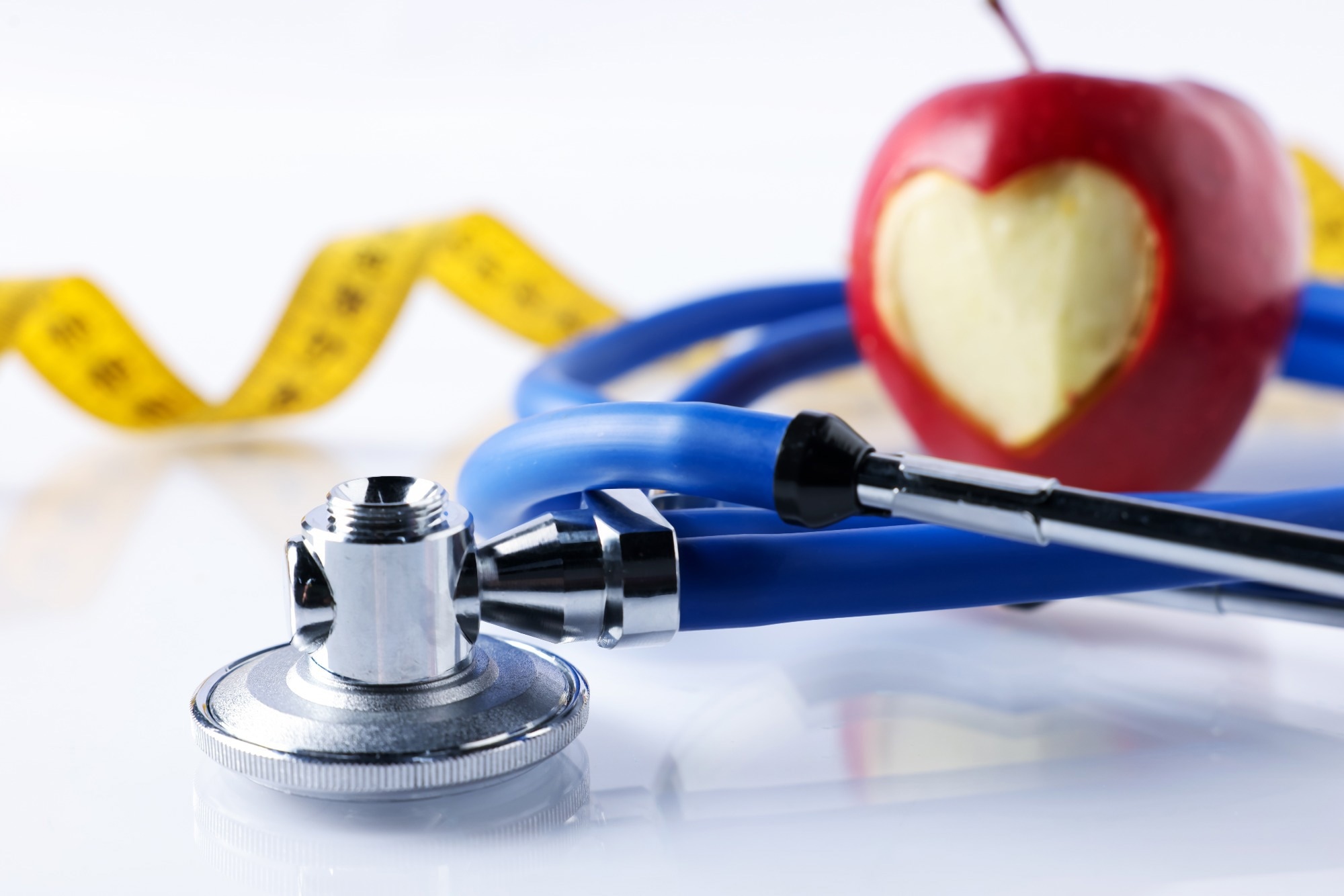 Study: Examining the Differences in Frequency of Whole Fruit or 100% Fruit Juice Intake among United States Adults With and Without Cardiovascular Disease Risk Factors: Analysis of 2019 Behavioral Risk Factor Surveillance System Data. Image Credit: New Africa / Shutterstock