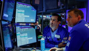 Canadian investors ditched U.S. stocks at a record pace in July
