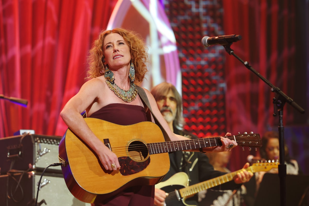 Kathleen Edwards takes Massey Hall, not by storm but by perseverance