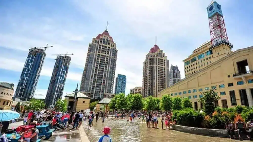 splash pads across mississauga to close soon.