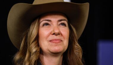 Smith shopping out 34 major projects at Canada Investment Summit