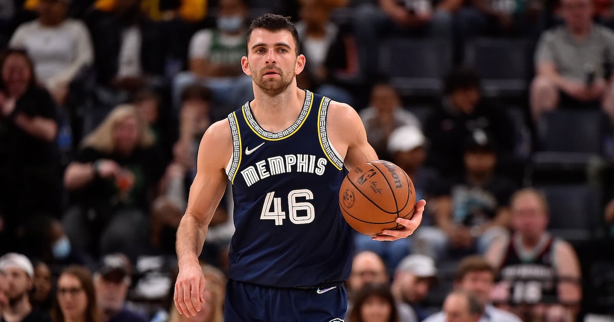 New York Knicks add free agent John Konchar on one-year deal