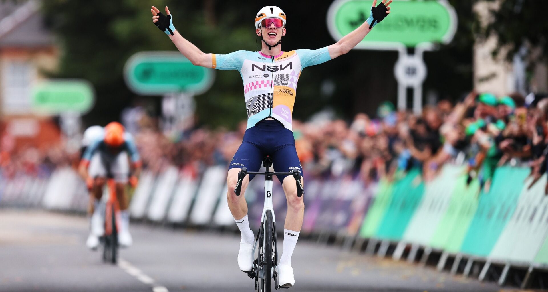 Tour of Britain Men: Lewis Askey powers up Michaelgate cobbled climb to win Classics-style opening stage in Lincoln