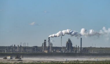 Oil sector questions economics of Alberta’s West Coast pipeline