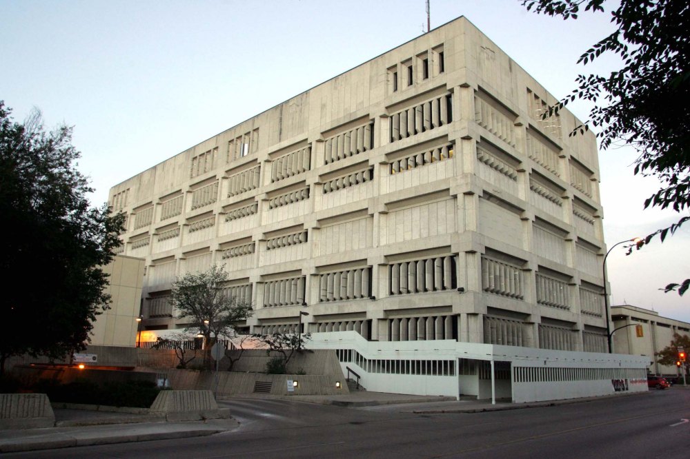 BORIS MINKEVICH / FREE PRESS FILES
Winnipeg's former Public Safety Building, a brutalist structure built in 1966, was demolished six years ago.