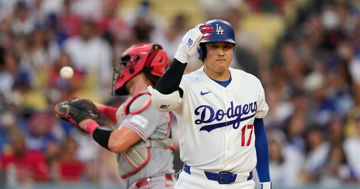 Ohtani heads to IL; Dodgers calling up top prospect De Paula to play DH